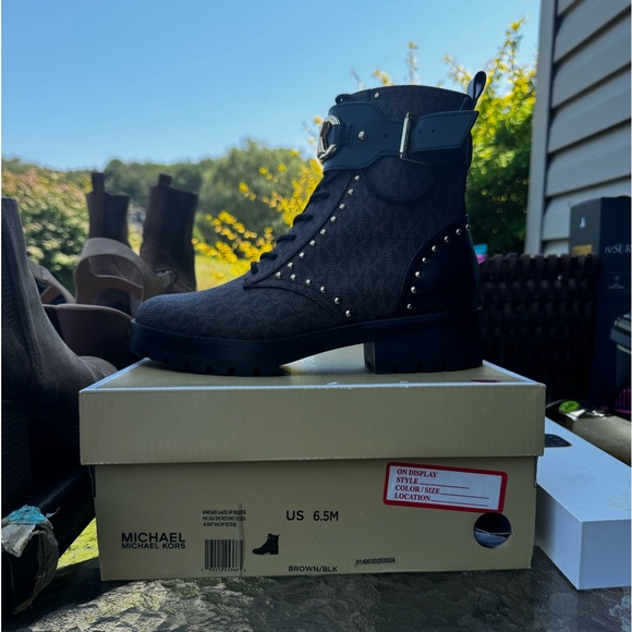 Brand new Micheal Kors boots! Size 6.5 - Picture 1 of 4